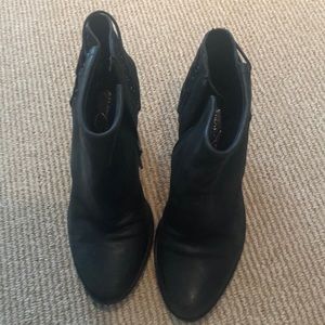 Block heeled ankle boots